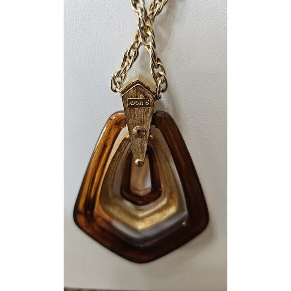 Avon Tortoise Brown Lucite Modernist Gold Tone Pendant Necklace and Earrings - Picture 5 of 7